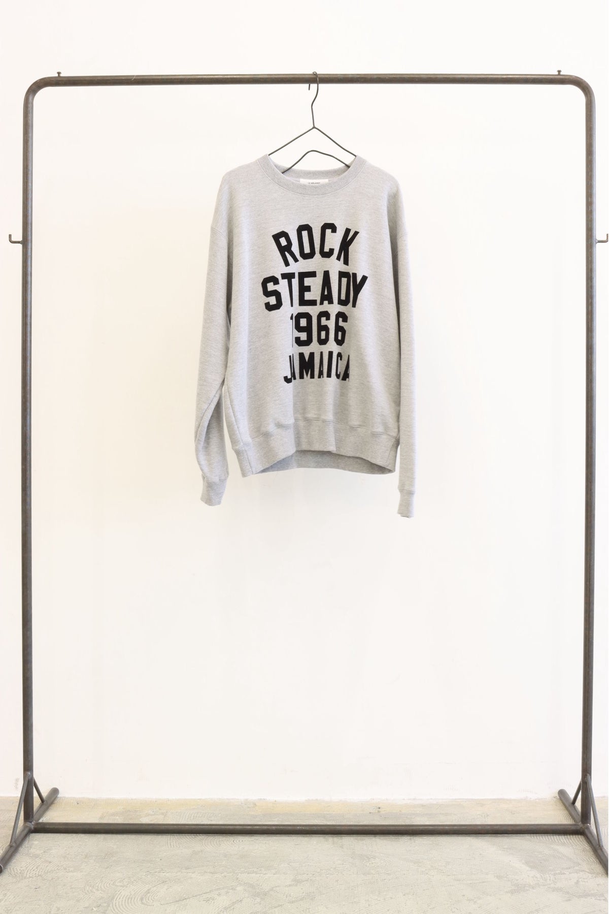 【LE MELANGE| '27 Spring Collection】10oz 30/7 FRENCH TERRY フロッキープリントトレーナー 8711003/1月下旬から2月中旬発送予定