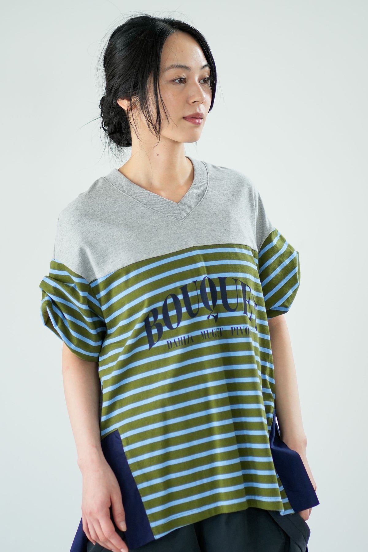 【Lallia Mu】 VネックボーダービックTシャツ 2711536／3月上旬～3月中旬発送予定