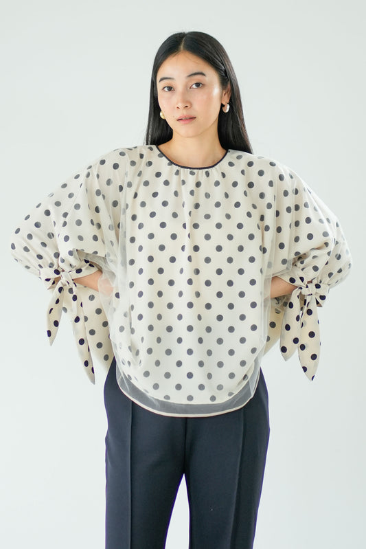 【Lallia Mu】チュールラッピングドットブラウス 2711616／2月上旬～2月中旬発送予定
