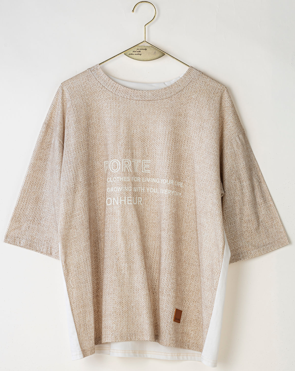 【Lallia Mu】 ファブリックプリントTシャツ 2711538／3月上旬～3月中旬発送予定