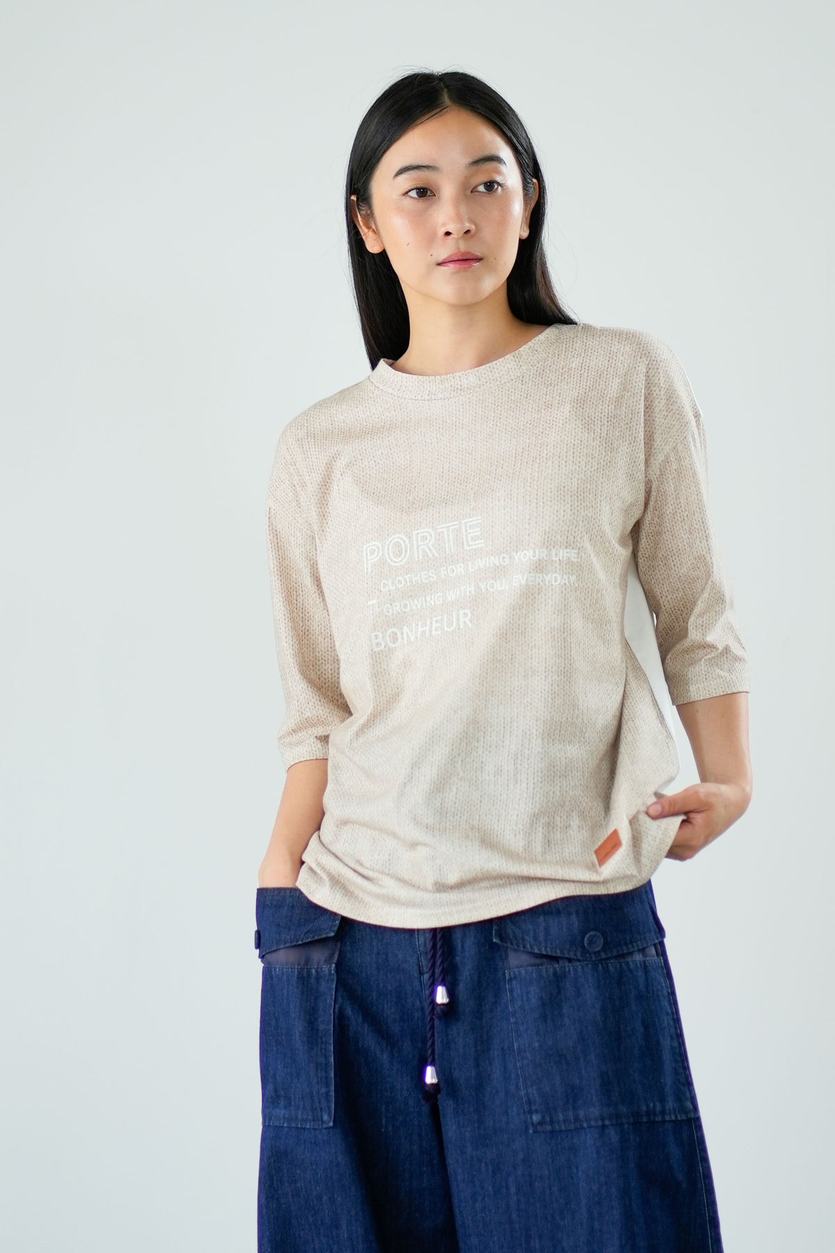 【Lallia Mu】 ファブリックプリントTシャツ 2711538／3月上旬～3月中旬発送予定