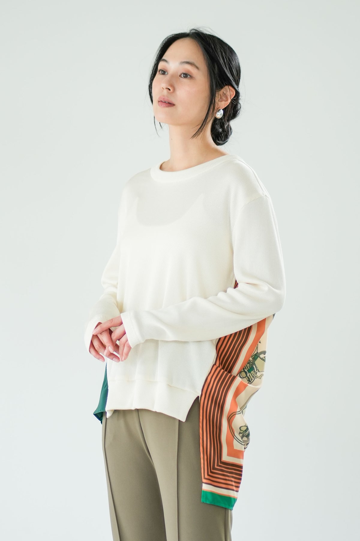 【Lallia Mu】 バックスカーフリブニットソー 2711544／2月上旬～2月中旬発送予定