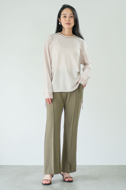 【Lallia Mu】センタープレスフレアパンツ 2711700／2月上旬～2月中旬発送予定
