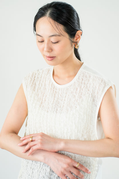 【Lallia Mu】 シュリンクレースプルオーバー 2711600／3月上旬～3月中旬発送予定