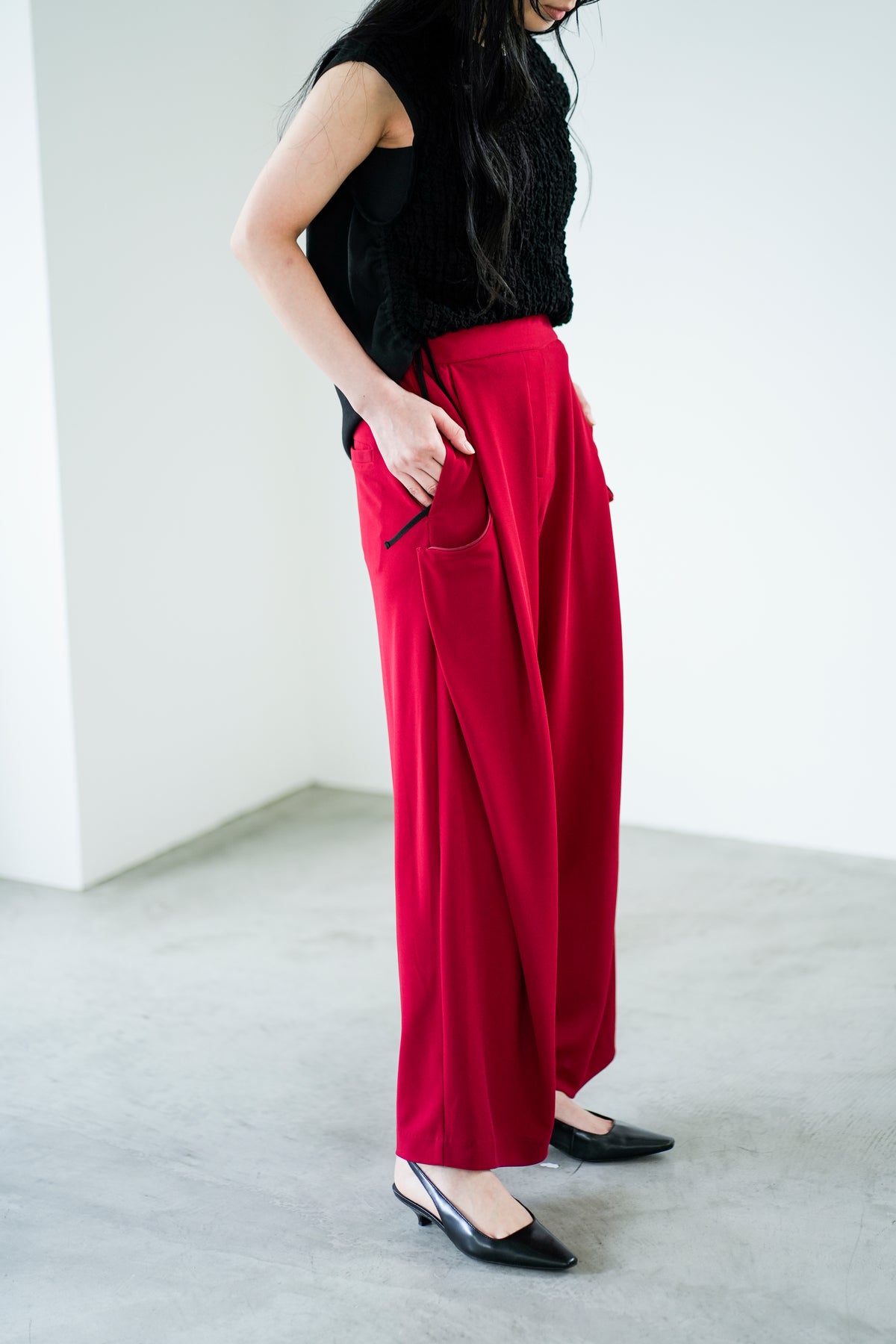 【Lallia Mu】 ドレープジャージーパンツ 2711795／2月上旬～2月中旬発送予定