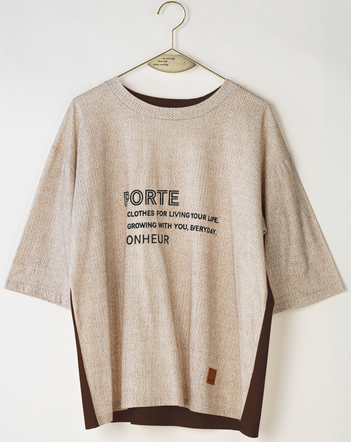 【Lallia Mu】 ファブリックプリントTシャツ 2711538／3月上旬～3月中旬発送予定