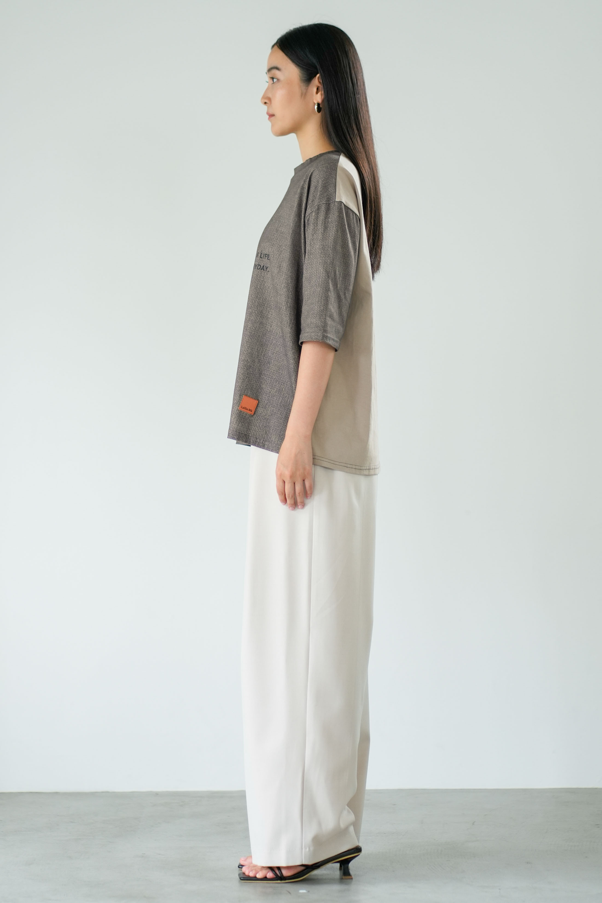 【Lallia Mu】 ファブリックプリントTシャツ 2711538／3月上旬～3月中旬発送予定
